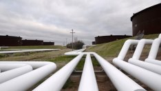 Русия и Китай се възползват от бягството на Европа от Иран