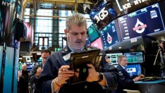 Dow успя да възстанови загуба от близо 400 пункта