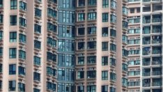 Търговската война може да спука балона на жилищния пазар в Хонконг