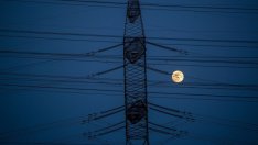 Инвестициите в зелената енергетия ще са рекордни, но недостатъчни тази година