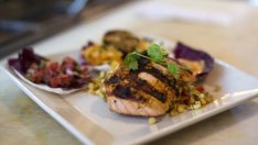 Богатите руснаци се лишават от любимите си ястия заради забраната за внос