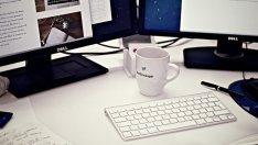 Графика на деня: Кой контролира онлайн пазара за пътнически резервации?