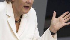 Германският парламент подкрепи европейските антикризисни планове* 