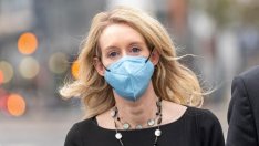 Признаха създателката на Theranos за виновна по четири обвинения