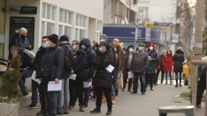 Обсъждат затягане на мерките срещу омикрон у нас