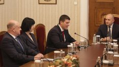 Президентът връчва първия мандат за ново правителство след Нова година