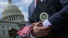 Белият дом и Конгреса се договориха за отмяна на тавана на дълга за 2 години