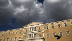 Облаците над Гърция отново се смрачават