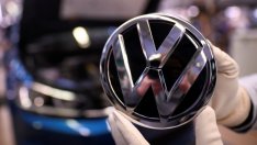 Служителите на VW ще получат годишен бонус от 4750 евро