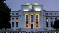 Фед очаква повишаване на лихвите още догодина*