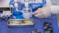 Бустерна доза на Pfizer намалява рязко риска от тежко преболедуване