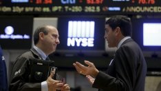 В началото на сесията индексите на Wall Street са почти без изменения*