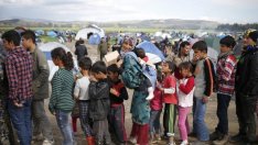 Бежанската криза подкопава солидарността в Европа, твърди експерт