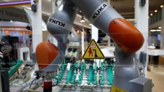Германският производител на роботи Kuka обмисля съкращения