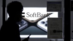 Акциите на SoftBank надминаха пика на цената си от дотком балона
