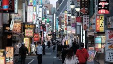 Специалният подход се провали: Япония и Сингапур преминават към твърди мерки