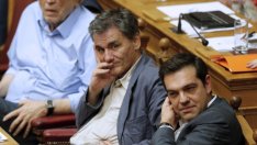 Как гръцкият финансов министър убеди Еврогрупата отново да преговаря за дълга