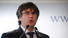 Бившият каталунски лидер Пучдемон се предаде 