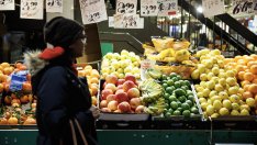 ОИСР: Световната икономика върви към слабо възстановяване, засегнато от инфлацията