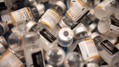 Pfizer очаква 54 млрд. долара приходи от продажбата на Covid ваксини и хапчета