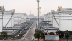 Китай се готви да използва огромните си запаси от петрол заради кризата с Иран