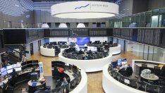 Недостигът на IPO-та изостри борсовата битка в Европа