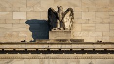 Представители на Фед предупреждават за икономическите ефекти от митата на Тръмп