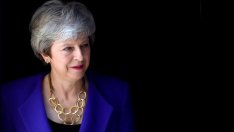 Ще запази ли премиерския си пост Тереза Мей и тази вечер?