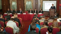 Илиян Василев: Не е изключено събитие от типа "черен лебед" в Русия