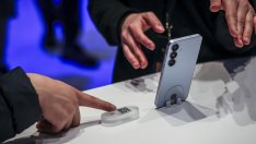 Печалбата на Samsung надхвърли прогнозите заради страх от мита и запасяване с чипове