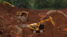 Завихря се битка между автопроизводителите и миннодобивните компании в САЩ