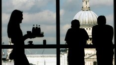 Германската икономика продължава да получава силна подкрепа от сектора на услугите