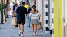 Потребителите вече не избират между магазини и онлайн търговия, а искат комбинация от двете