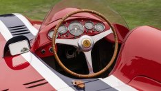 Треска за Ferrari, или как класическите автомобили се превръщат инвестиционни активи