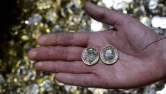 Старата британска монета от 1 паунд излиза от обращение