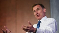 Британският финансов министър отхвърли идеите за държавна помощ заради скъпите ипотеки