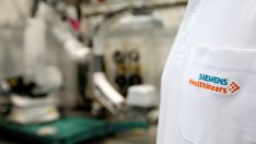 Милиардна сделка в робо-хирургията