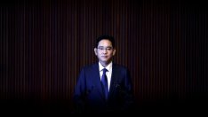 Наследникът на Samsung забогатява все повече, докато стои в затвора