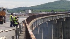 Пет от 17 мостови съоръжения  вече се ремонтират