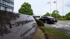 Toyota спира продажбите на три модела заради скандал с безопасността в Япония