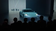 Доставките на Porsche се свиват заради слабото търсене в Китай и промените в гамата