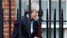 Мей отлага гласуването на споразумението за Brexit*