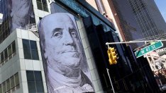 Макроикономическите данни показват, че доларът ще продължи да поскъпва