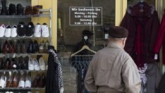 Търговията на дребно във Великобритания отчита спад от 0,6% през декември