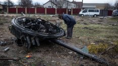 Русия укрепва тиловите си позиции в Украйна с танковете на ЧВК "Вагнер"