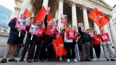 Броят на стачките във Великобритания е паднал на историческо дъно