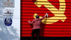 Китайските инвеститори често се насочват към големи и силно задлъжнели цели