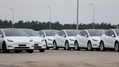 ЕС понижава допълнителните мита върху произведените в Китай електромобили на Tesla до 9%