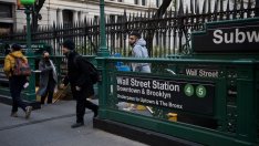 Низходящите движения на фондовите борси не плашат дребните инвеститори