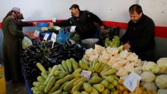 Предизборно Турция увеличи продажбата на храни с по-ниски цени